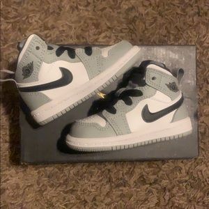 Jordan 1 mid td 3